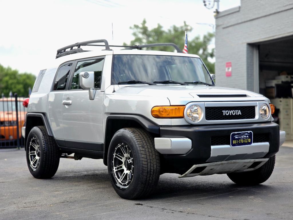 2008 Toyota FJ Cruiser Image 1