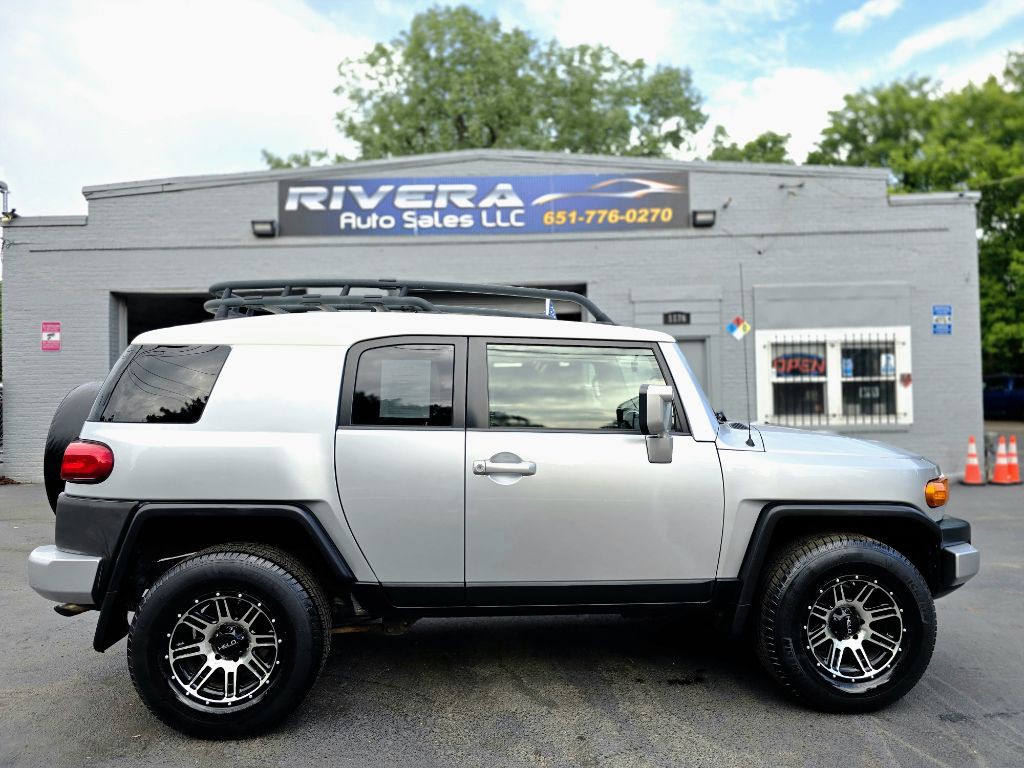 2008 Toyota FJ Cruiser Image 2