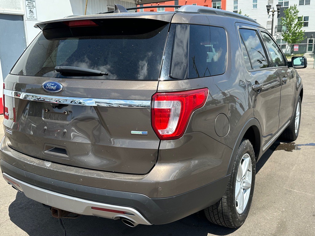 2016 Ford Explorer Image 4