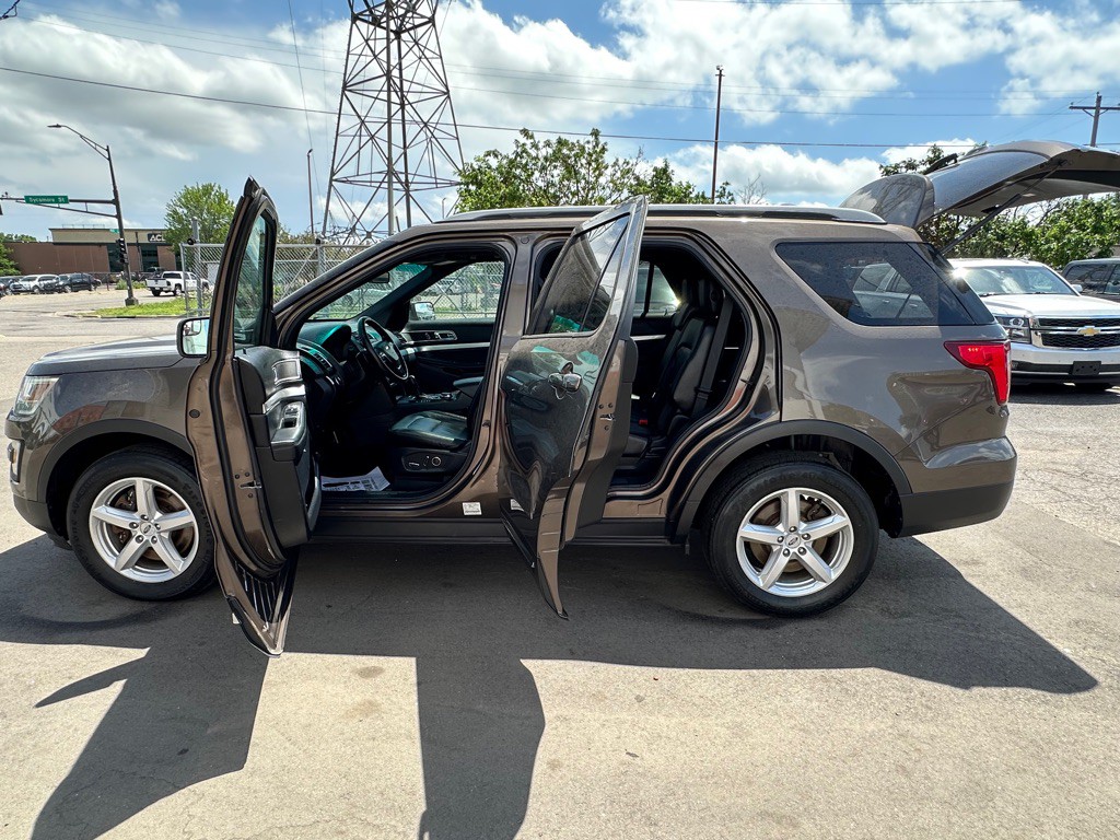 2016 Ford Explorer Image 7