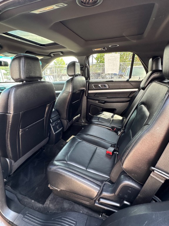 2016 Ford Explorer Image 9