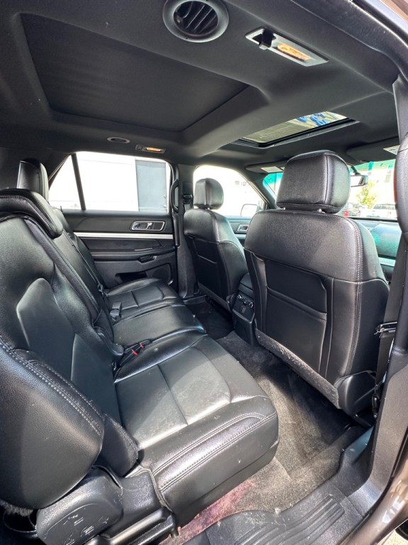 2016 Ford Explorer Image 10