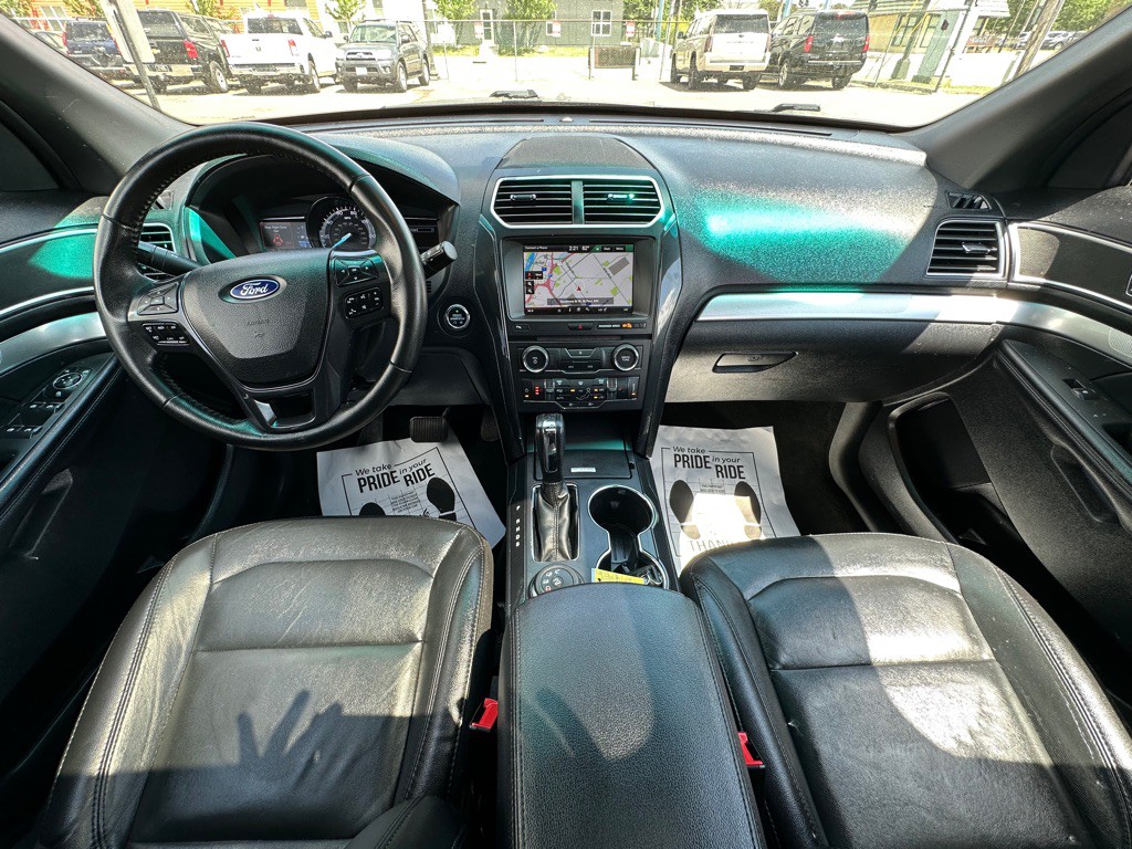 2016 Ford Explorer Image 12