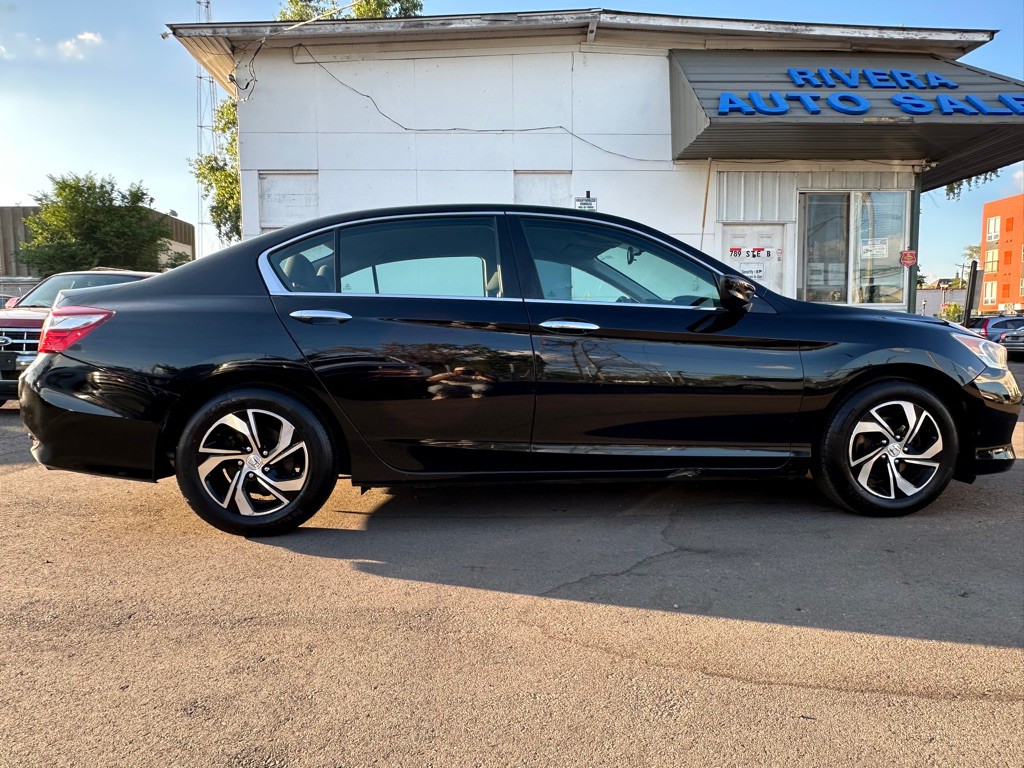 2017 Honda Accord Image 5