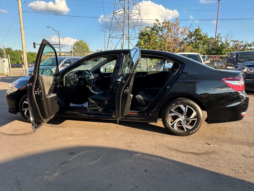 2017 Honda Accord Image 7