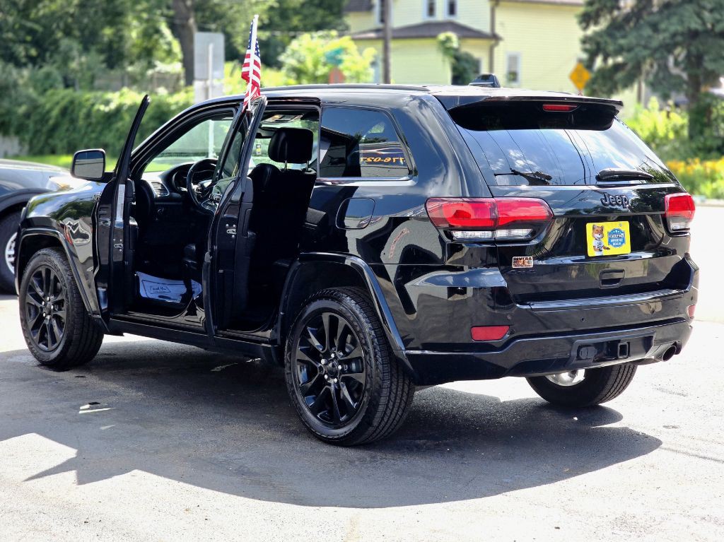 2017 Jeep Grand Cherokee Image 24