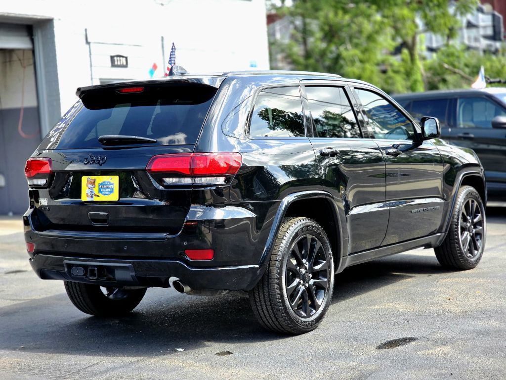 2017 Jeep Grand Cherokee Image 3