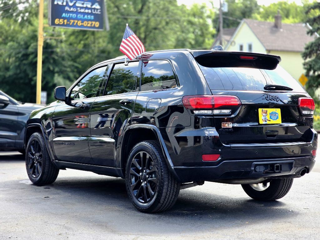 2017 Jeep Grand Cherokee Image 4