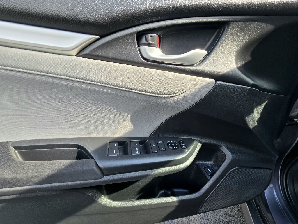 2016 Honda Civic Image 12