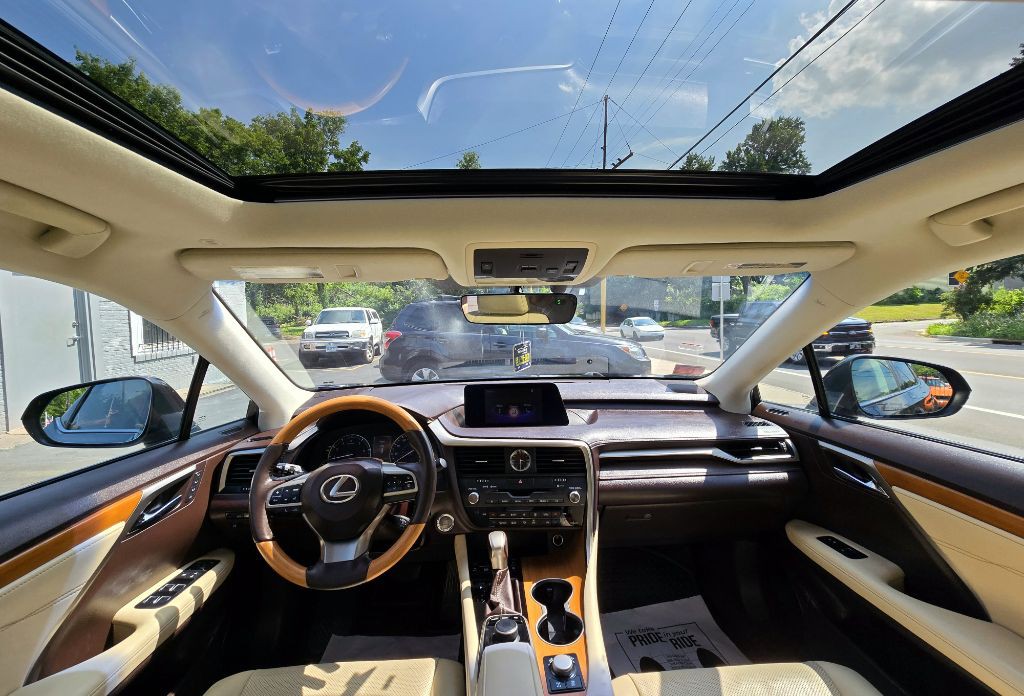 2016 Lexus RX Image 16