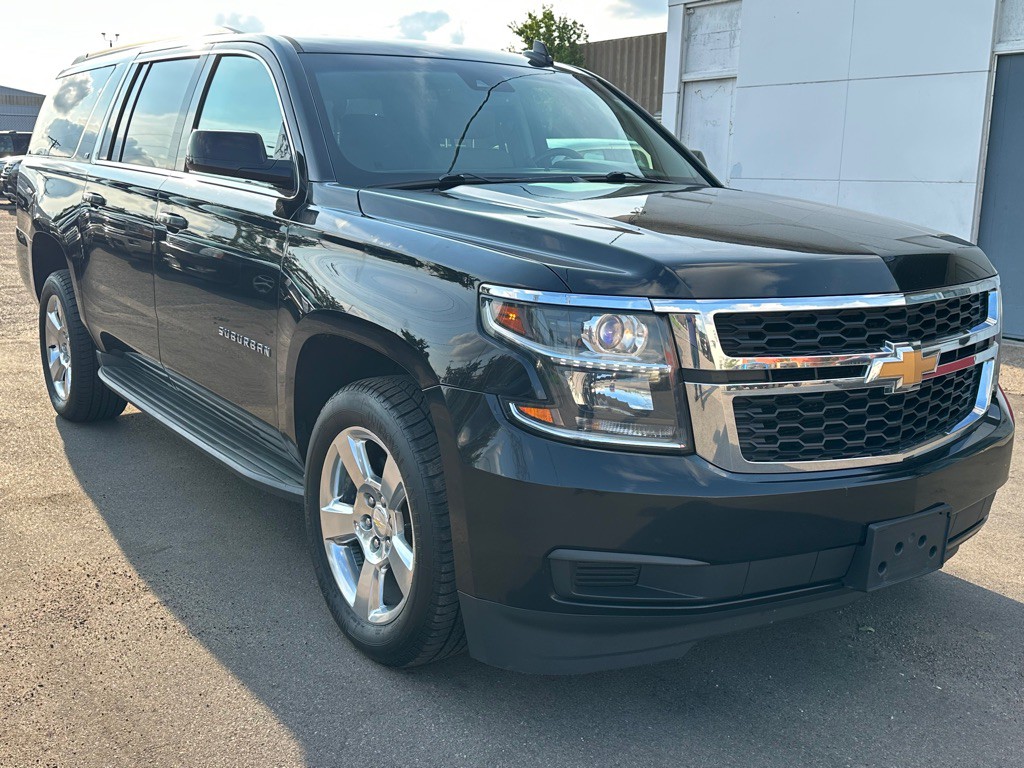 2016 Chevrolet Suburban Image 6