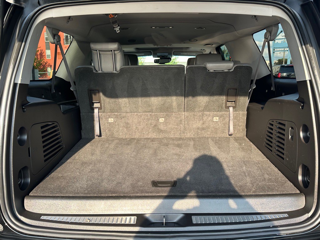 2016 Chevrolet Suburban Image 8