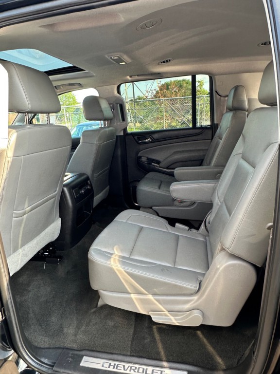2016 Chevrolet Suburban Image 9