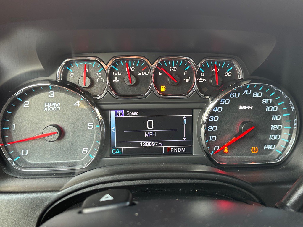 2016 Chevrolet Suburban Image 15