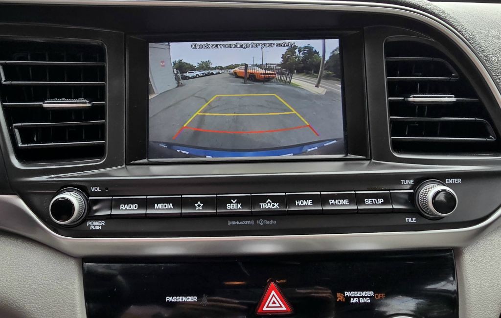 2019 Hyundai Elantra Image 16
