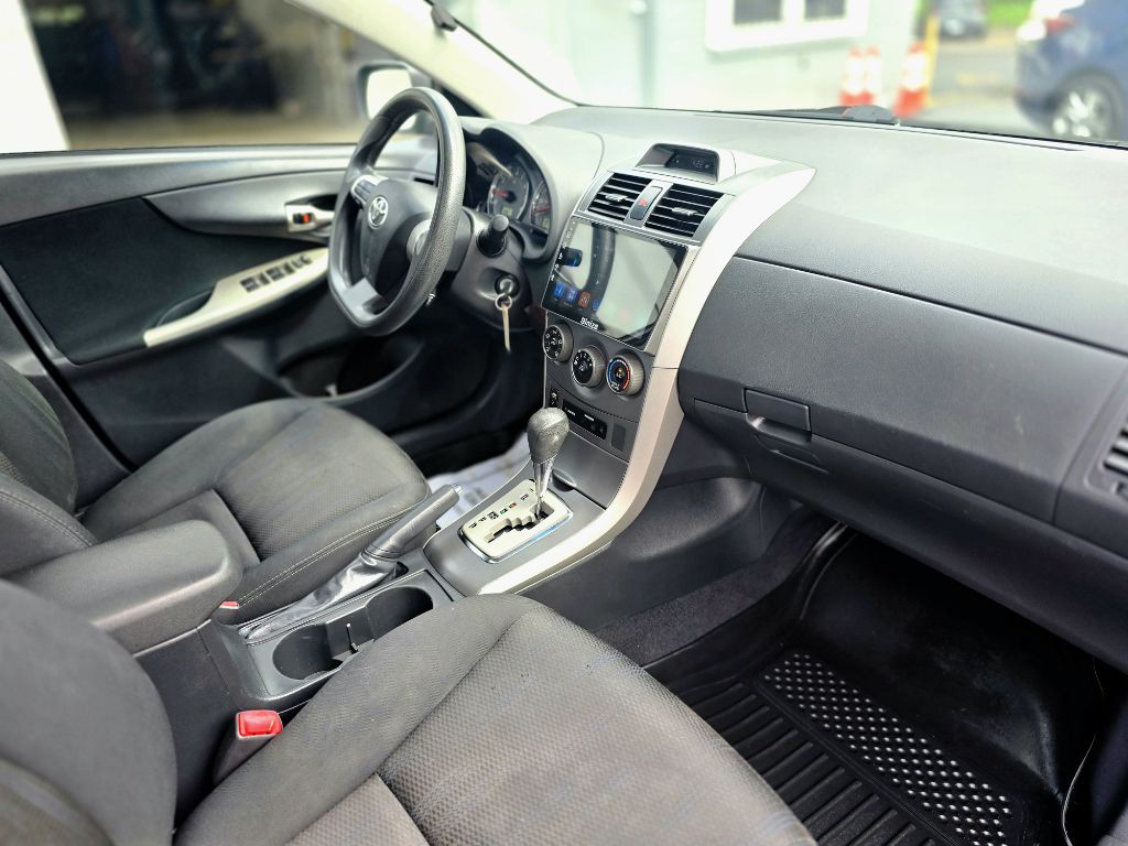 2012 Toyota Corolla Image 10