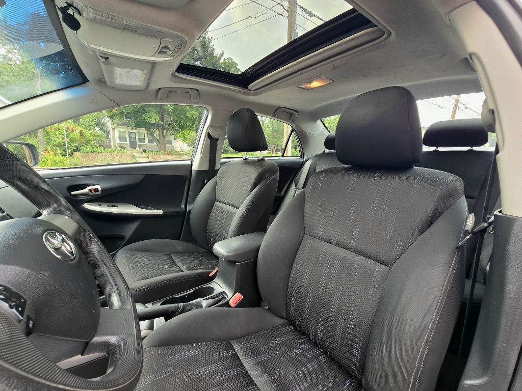 2012 Toyota Corolla Image 16