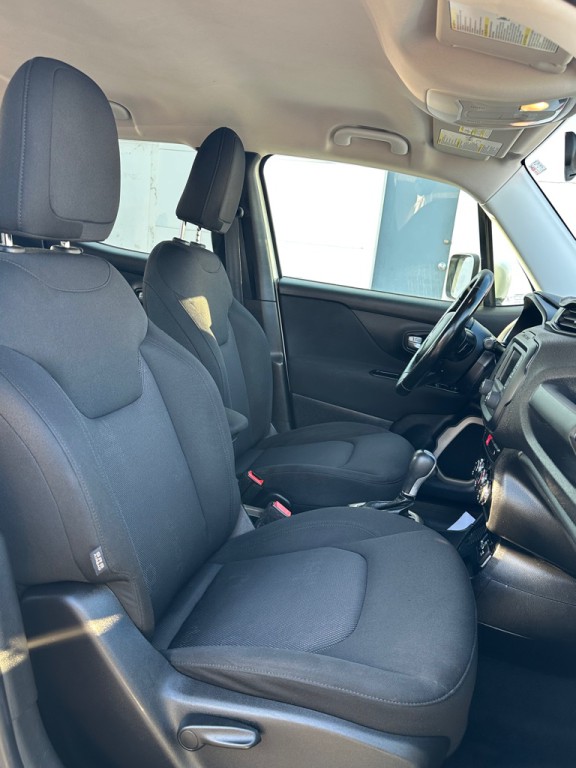 2016 Jeep Renegade Image 11