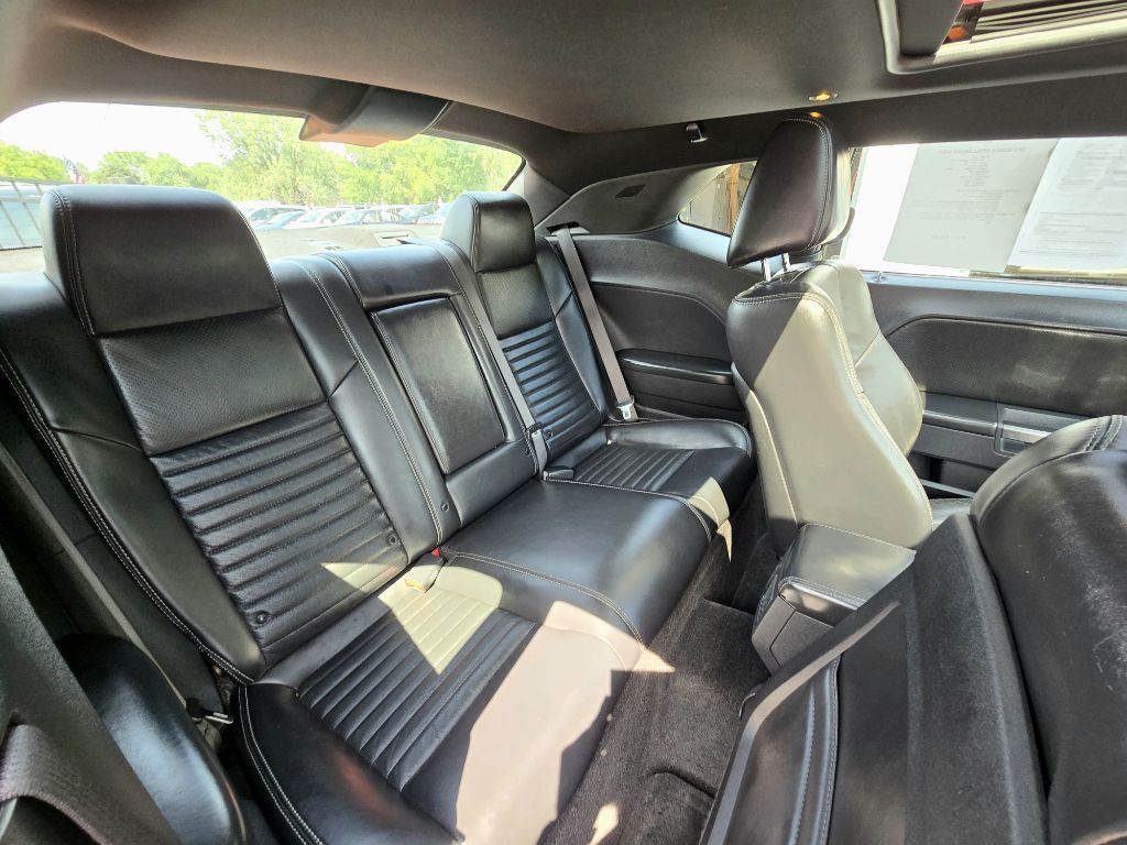 2012 Dodge Challenger Image 11