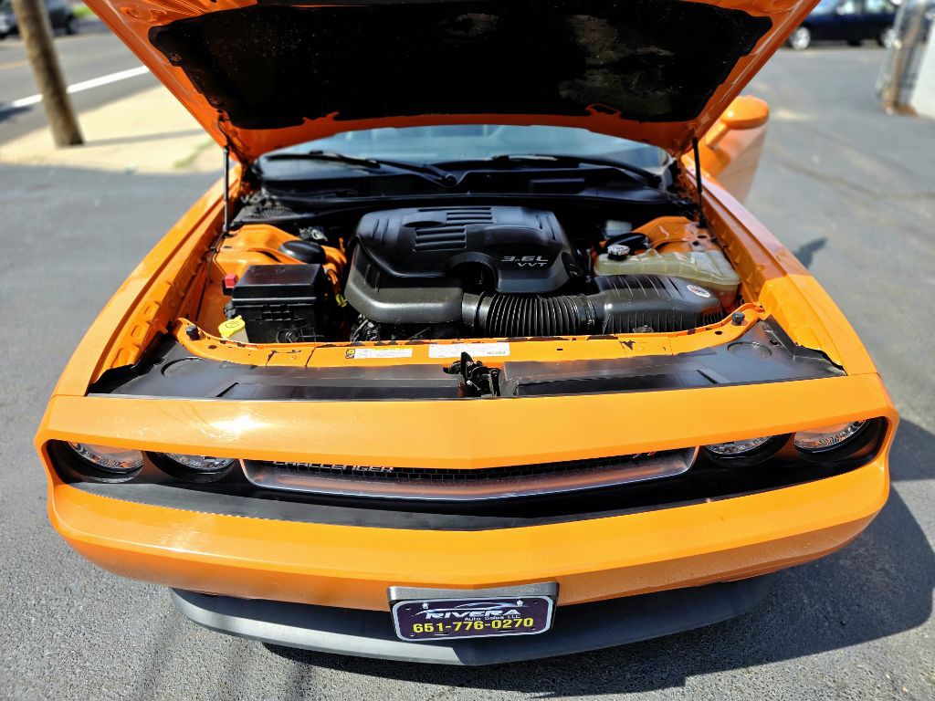 2012 Dodge Challenger Image 21