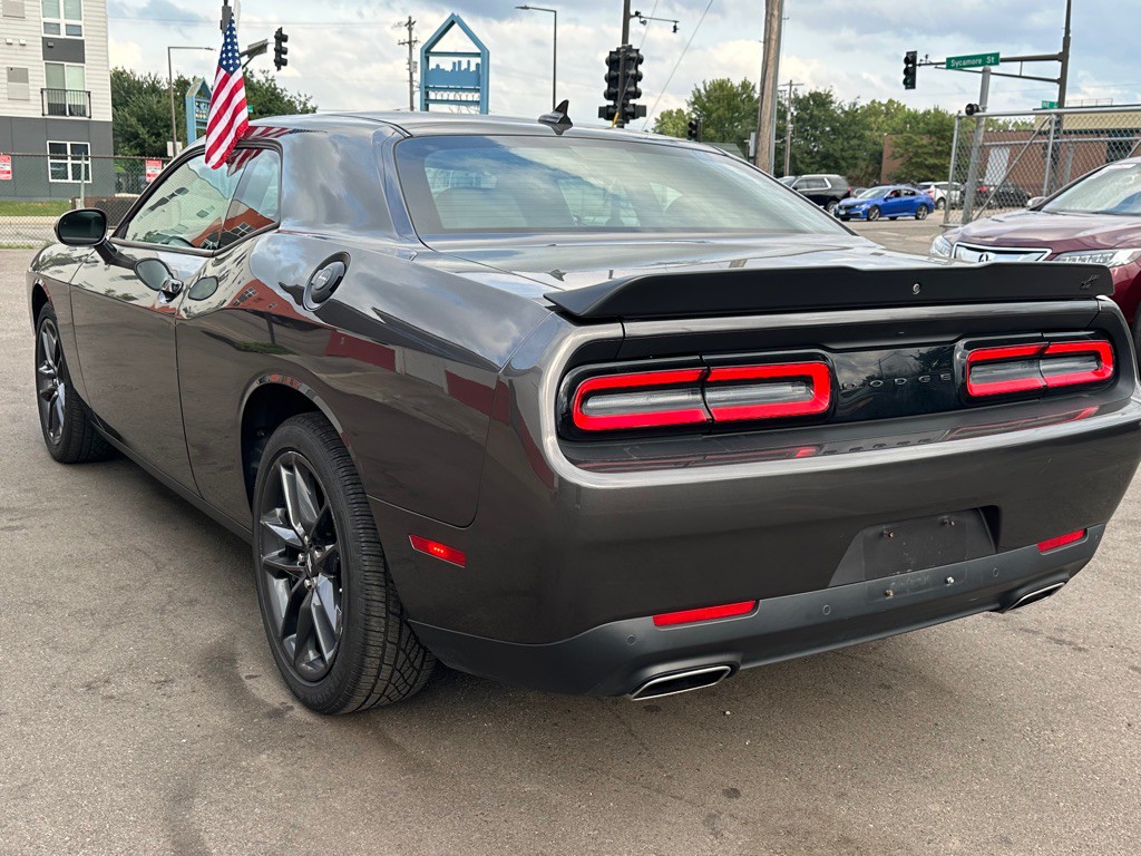 2021 Dodge Challenger Image 3