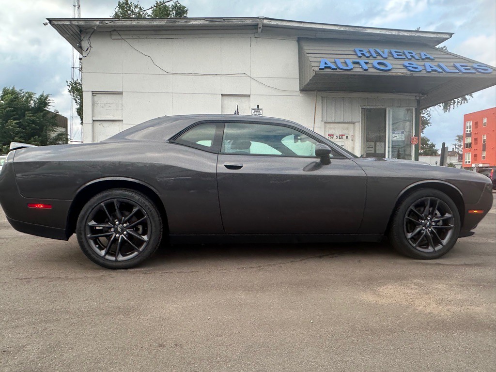 2021 Dodge Challenger Image 5