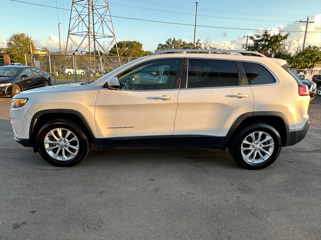 2019 Jeep Cherokee Image 2