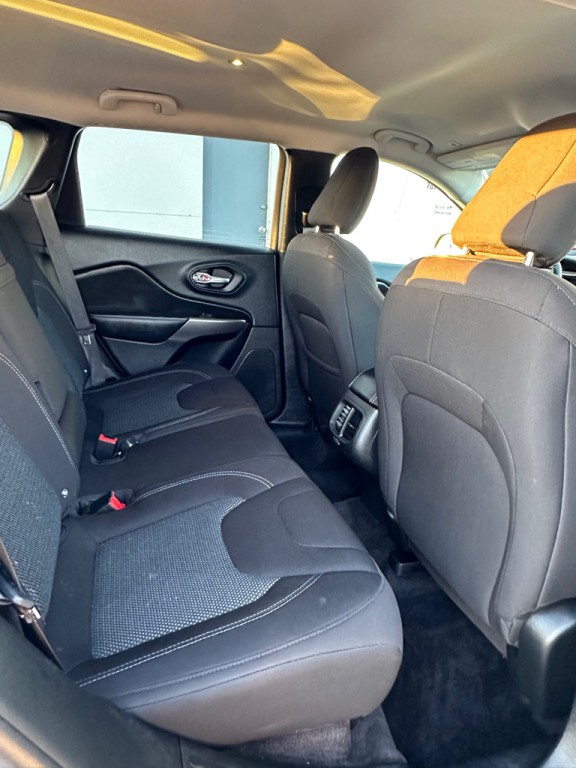 2019 Jeep Cherokee Image 10