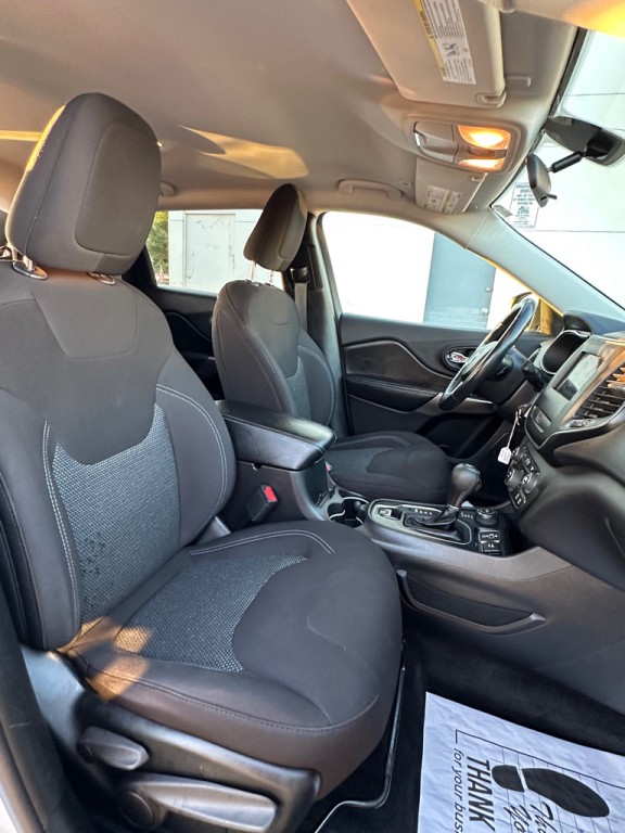 2019 Jeep Cherokee Image 11