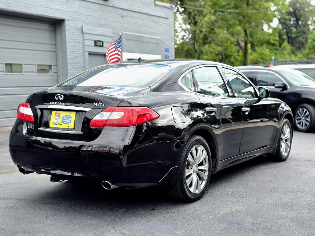 2012 INFINITI M37 Image 4