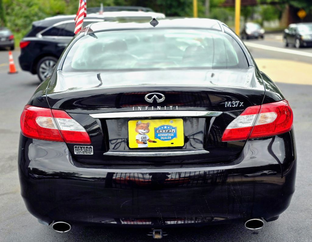 2012 INFINITI M37 Image 5