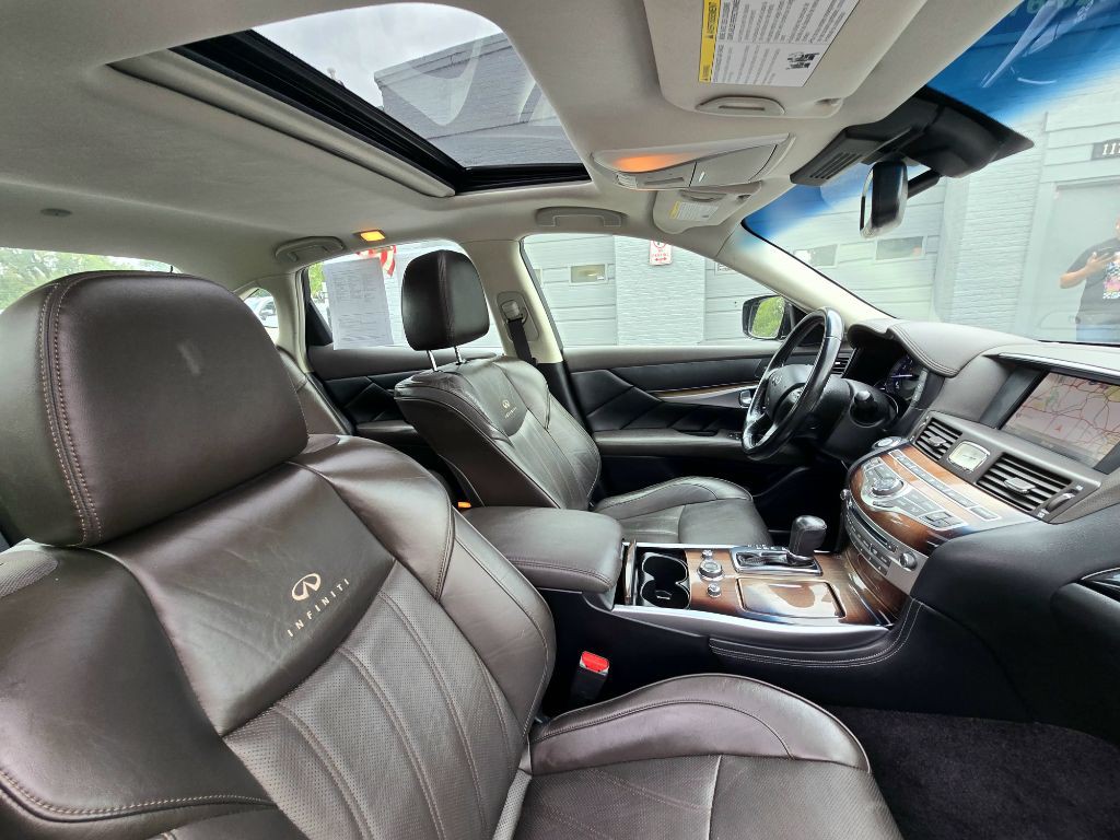 2012 INFINITI M37 Image 10