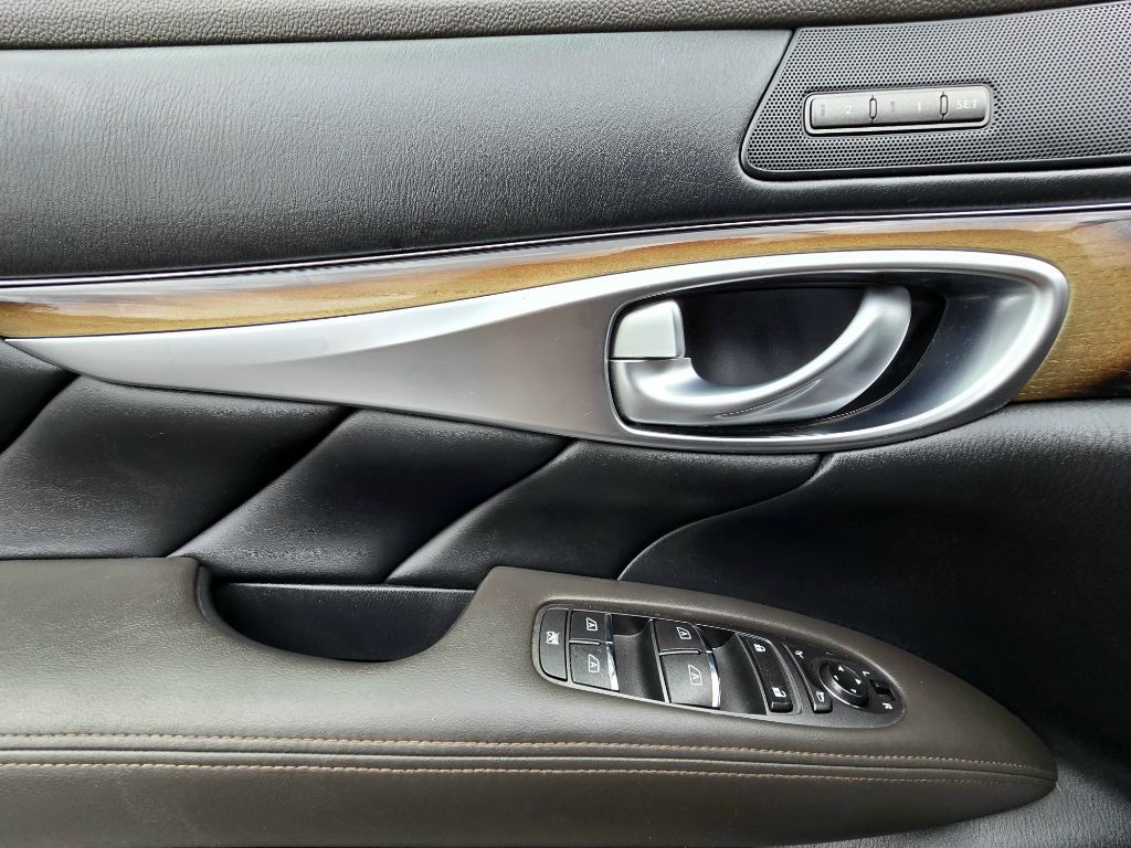 2012 INFINITI M37 Image 14