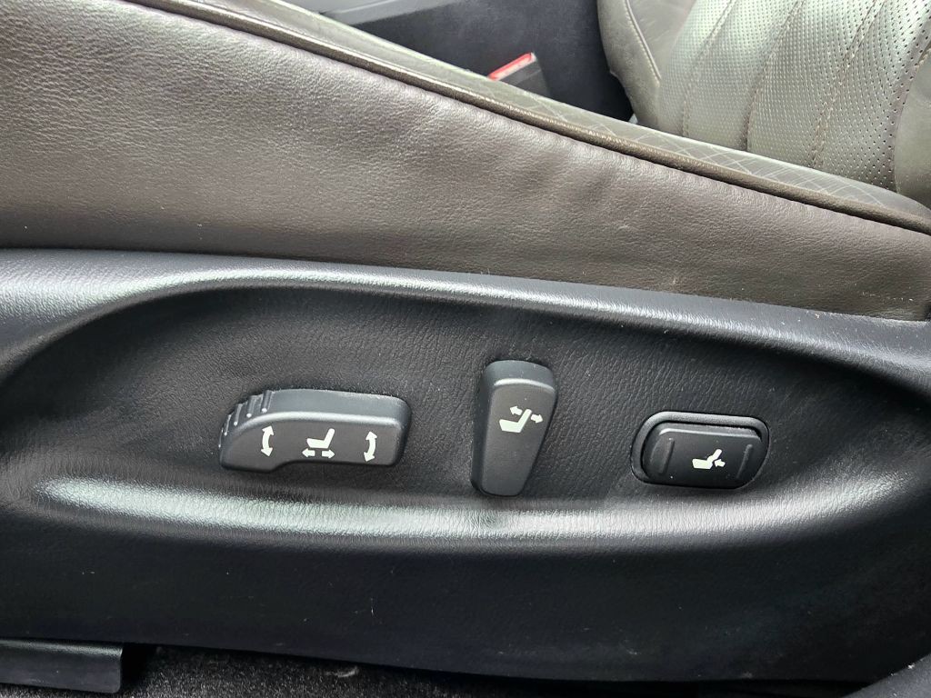 2012 INFINITI M37 Image 23