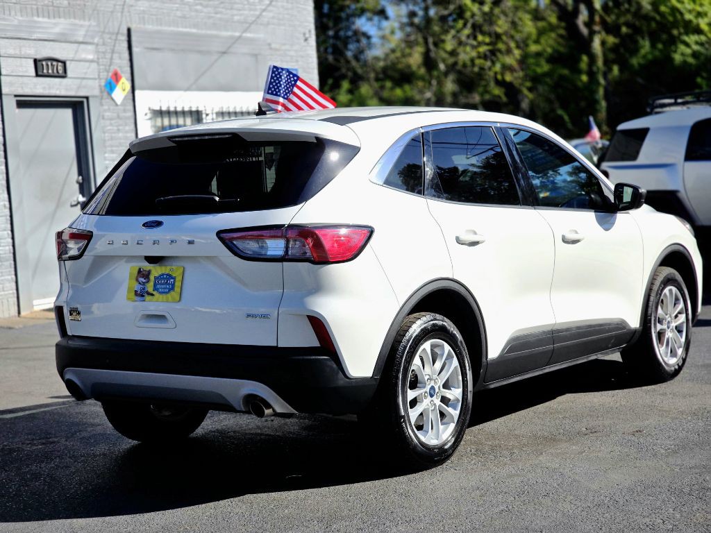 2022 Ford Escape Image 3
