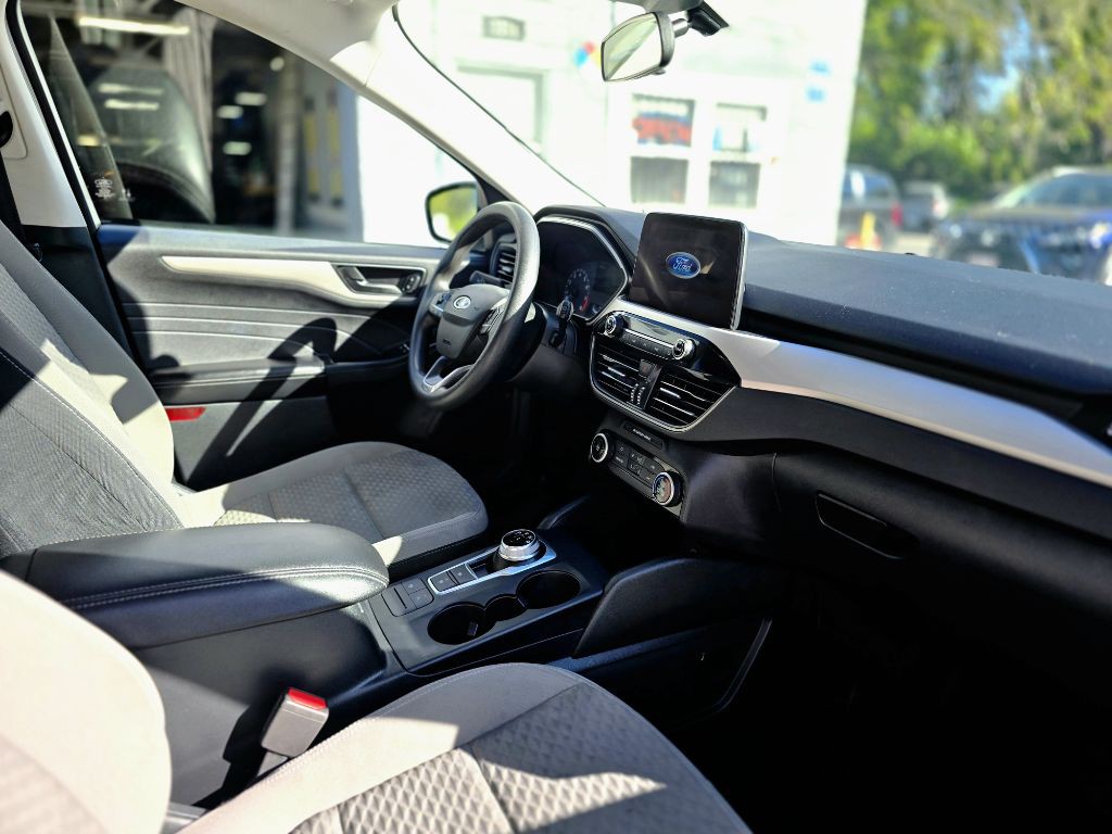 2022 Ford Escape Image 9