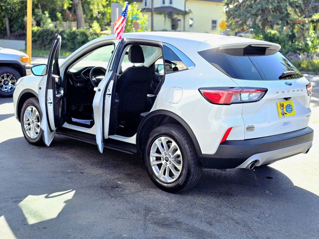 2022 Ford Escape Image 18