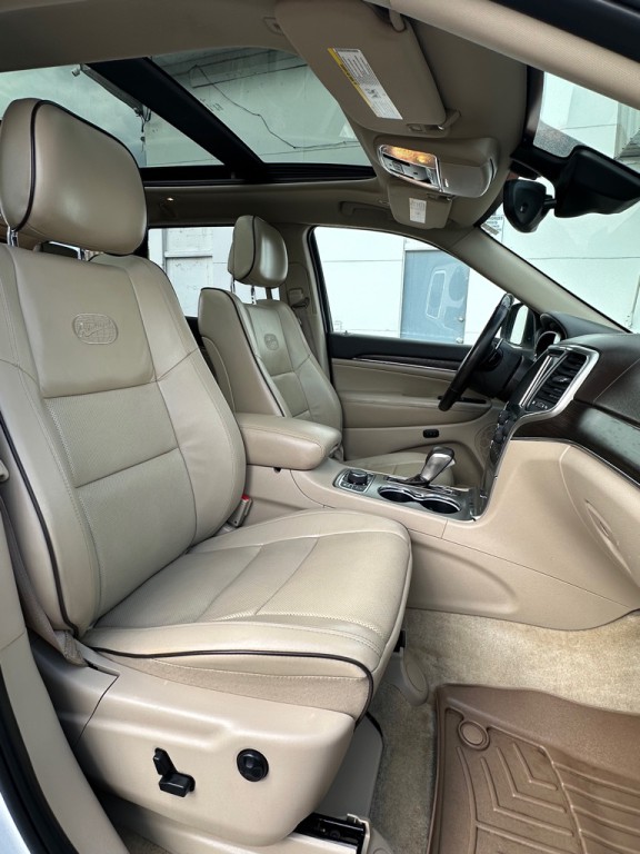 2017 Jeep Grand Cherokee Image 11