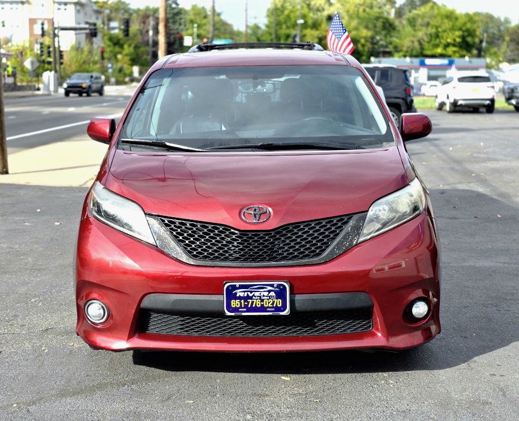 2015 Toyota Sienna Image 8
