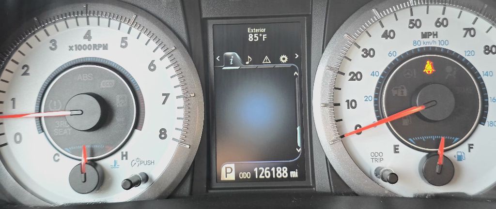 2015 Toyota Sienna Image 19