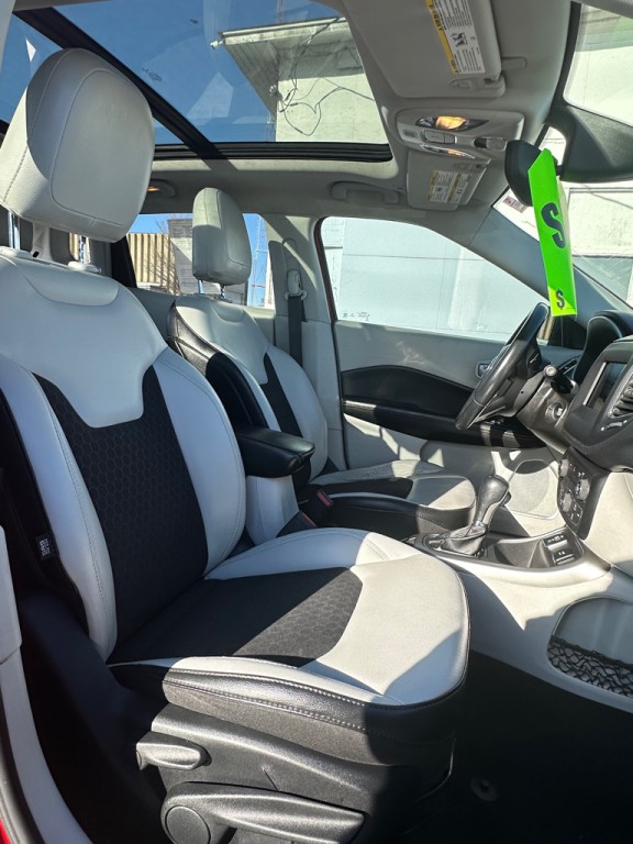 2018 Jeep Compass Image 11