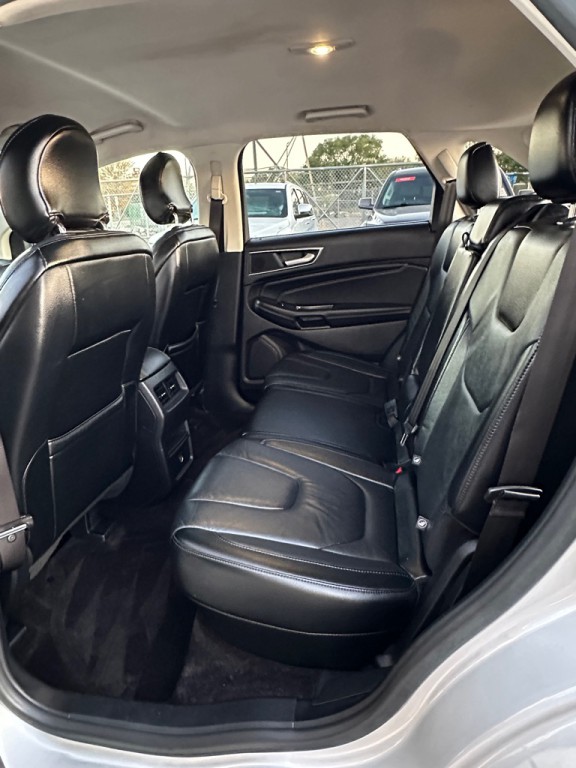 2016 Ford Edge Image 8