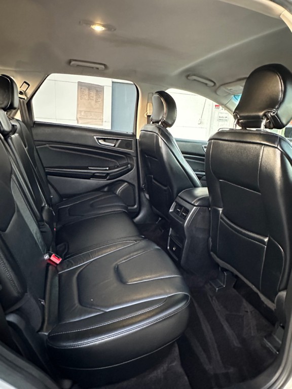 2016 Ford Edge Image 9