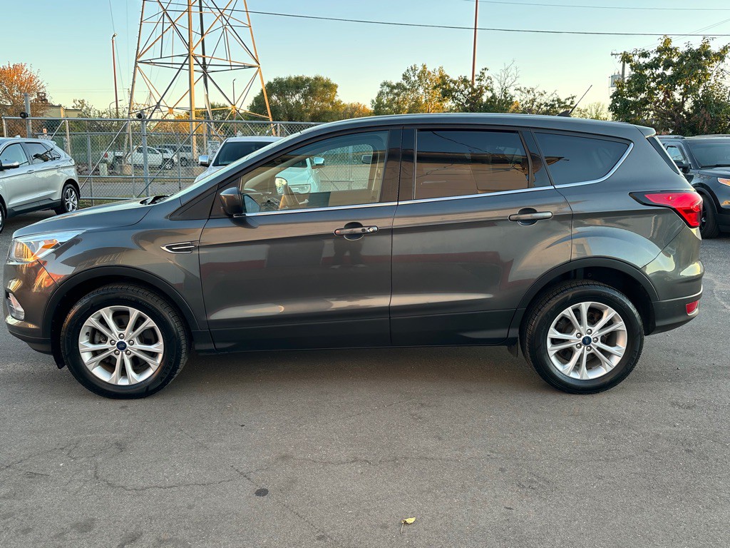2019 Ford Escape Image 2