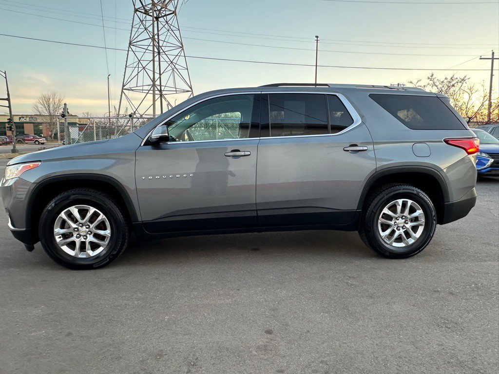 2018 Chevrolet Traverse Image 2