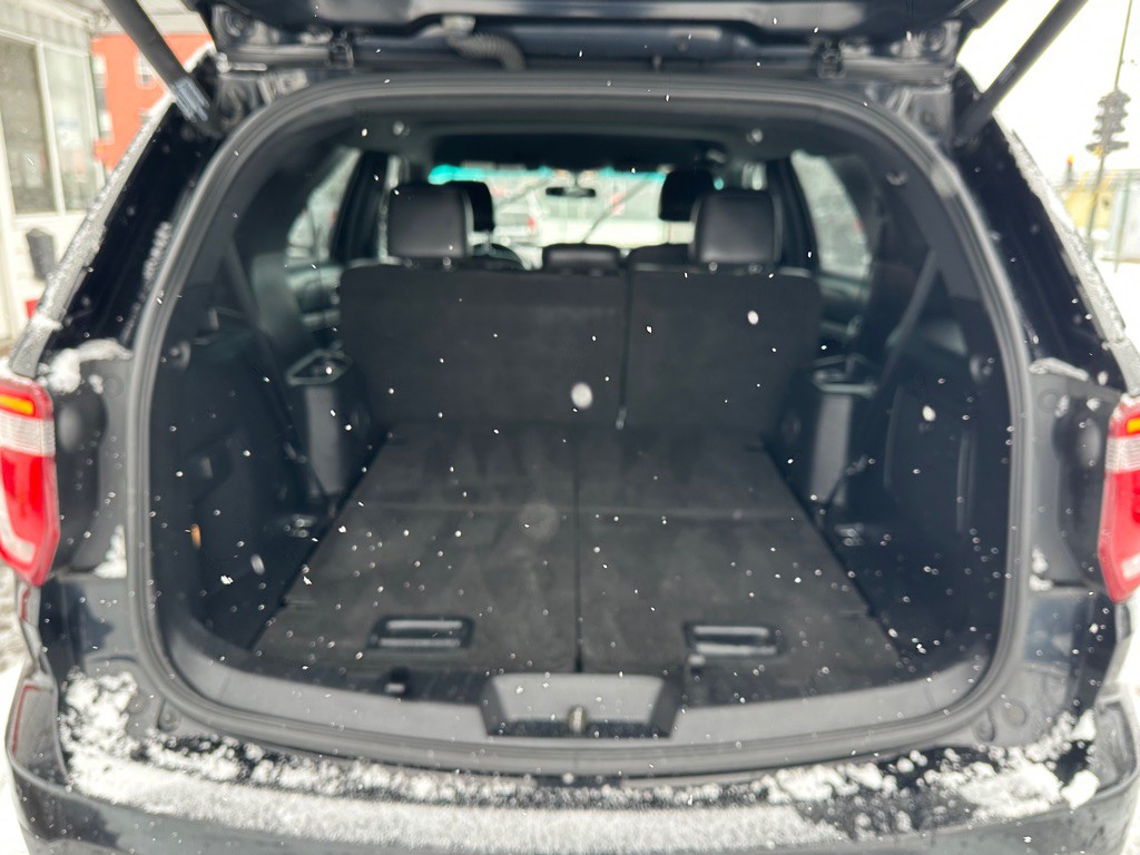 2017 Ford Explorer Image 8