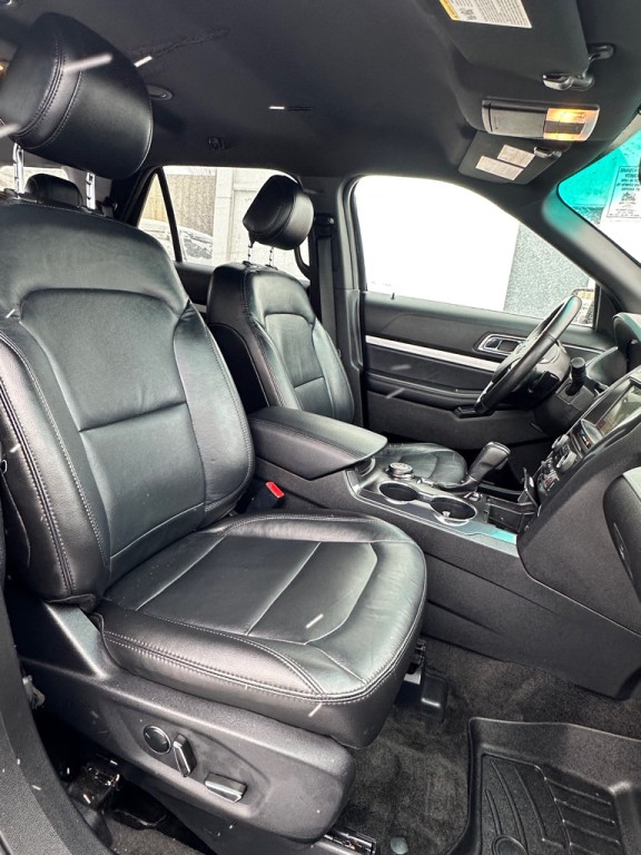 2017 Ford Explorer Image 11