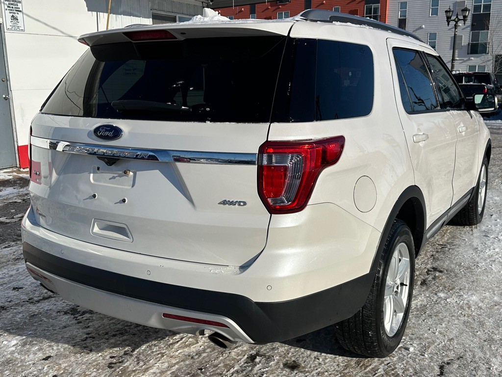 2017 Ford Explorer Image 4