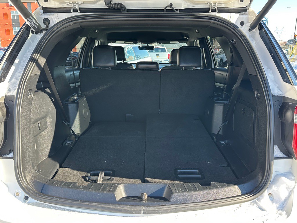 2017 Ford Explorer Image 9