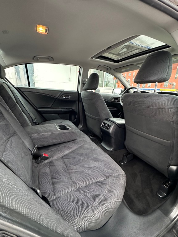 2016 Honda Accord Image 9